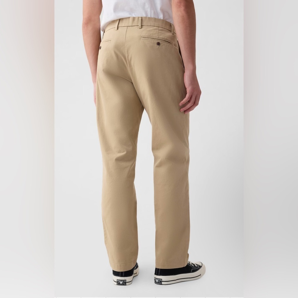 NWT Gap Khakis in Relaxed Fit Size 34x32
100% cotton - Picture 3 of 8